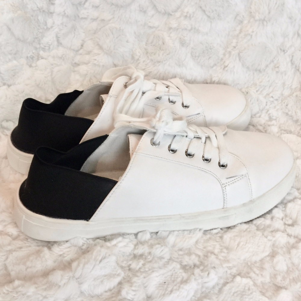 Rouge Helium Louisa Black & White Sneakers Sz 9